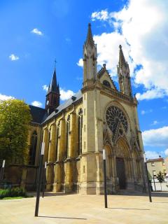 The Cosmopolitan - central station and tramway - Reims - 3