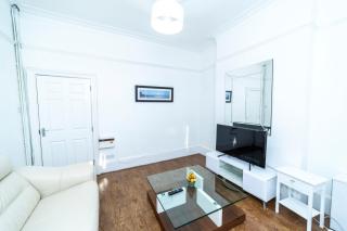 Luxury Leicester Retreat with 6 Bedrooms - Leicester - 3