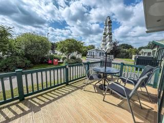 Beautiful 6 Berth Lodge At Cherry Tree Holiday Park Ref 70002Tg - 1