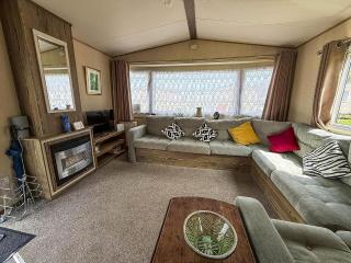 Homely 8 Berth Caravan At Broadland Sands Holiday Park, Suffolk Ref 20154Bs - Hopton on Sea - 4