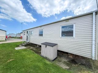 Superb 8 Berth Caravan At Broadland Sands Park, Suffolk Ref 20155Bs - 6