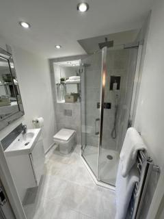 Well House - Stone - 9