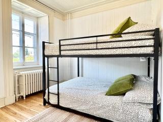 The Royal d'Antan 8 people Parking - 9