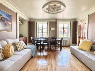 The Royal d'Antan 8 people Parking - 6