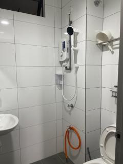 Sheera Islamic Homestay 2r2bathroom Free Wifi with tv channels Netflix Coway Water - 8