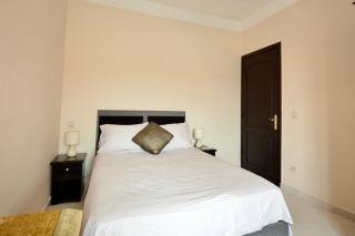Stylish, Comfy Gem 5 Location,Pool, Balcony - 5