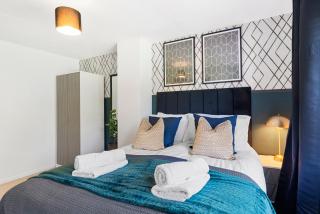 Spacious 4-Bed Home in Bath with Garden - 8