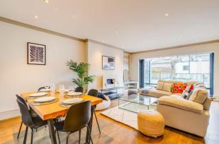 Charming 5Bed Mews Home in Kensington - 2