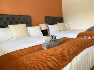 Stylish Group Stay, Sleeps 12, Free Parking, by Manchester Piccadilly - 5