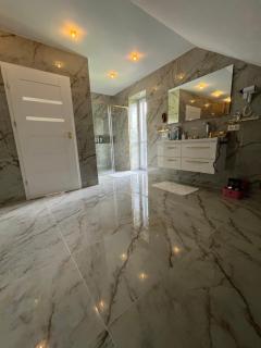 Willa Apartament Prestige z sauną i siłownią na wyłączność - Żołynia - 6