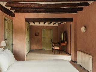 Off Grid Girona - NEW OPENING - 2