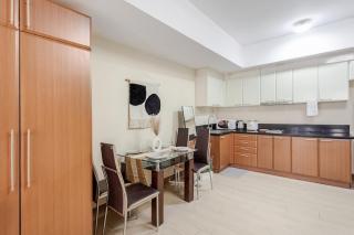 Classy Venice Grand Studio Balcony Pet friendly, WiFi & Pool - 1