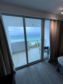 Shine Suites Balcony Studio 7 - 4