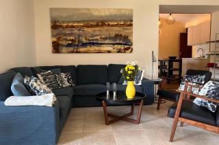 Maison des Vignes Swimming pool and charm in Lauris - 3