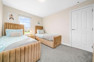 Modern 5 Bedroom Townhouse with Free Parking - Glasgow - 7