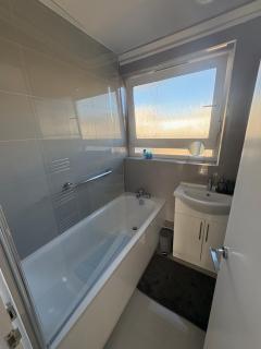 Spacious 2-Bed Apartment In Shoreditch - 4