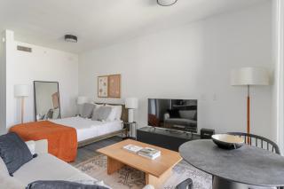 Blueground Brickell pool wd nr City Centre MIA-133 - 8