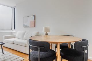 Blueground Hells Kitchen BBQ nr Hudson River NYC-1820 - 5