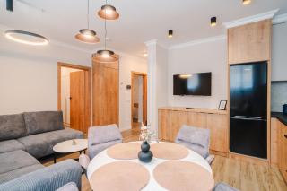 Elegant 2BR Escape - Zorilor Charm with Parking - Cluj-Napoca - 2