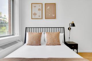 Chelsea 2br w doorman gym nr High Line NYC-678 - 1