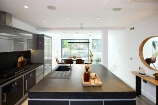 The Hamilton Gardens Hideaway - Modern 4BDR Home with Garden - 9