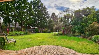 Maggie's Guesthouse - large property with pool, billiards, tennis court, BBQ & more - 0