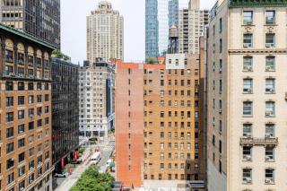 Blueground Midtown West washerdryer nr Central Park NYC-1876 - 8