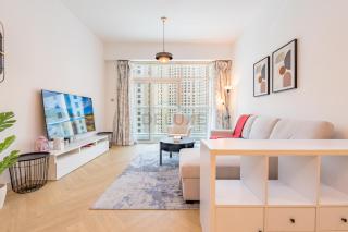 Seamless Access to Marina Mall, JBR Beach, Dining And Shopping Spots, Just A Few Meters from the Tram Station - Continental Tower, Dubai Marina by Deluxe Holiday Homes - 6