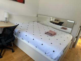Modern En-Suite Room Recently Renovated - Southgate - 9