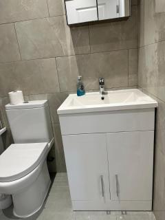 Modern En-Suite Room Recently Renovated - Southgate - 3