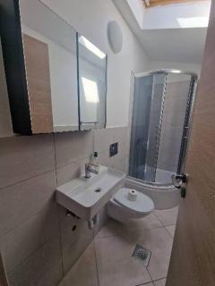 DAMIAN APARTMENTs - 9