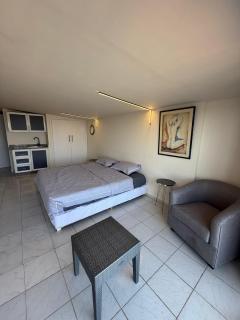 Estiraha Studios with Beirut View - 9