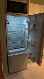 2 Bdrm Walkerville Apartment - Spacious, ducted heating & cooling, centerally located! - - 3