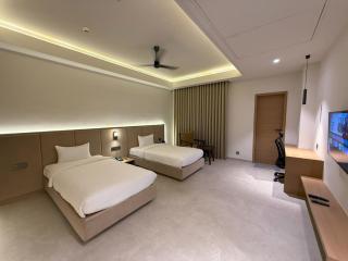 Hotel ADB Mansingh Inn - 1