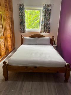 3 Bed Edinburgh Apartment With Free Parking - 7