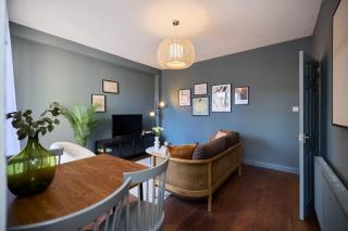 East Finchley Retreat - 2BDR Ground floor flat with Terraces - 3