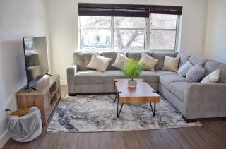 Entire New Built - Spacious 3-bedroom Suite. - Regina - 0