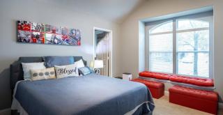 3000 SQFT Houston Mediterranean Oasis - 3