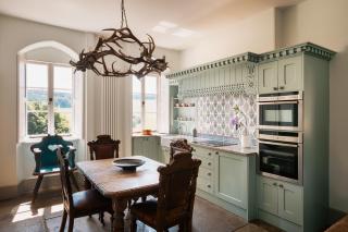 Russian CottageChatsworth Estate - 2