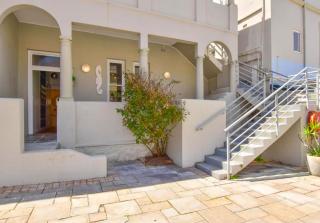Seaside Apartment opposite Dalebrook Tidal Pool - St James - 8