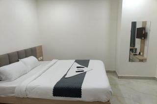Hotel Saffron Groves - 3