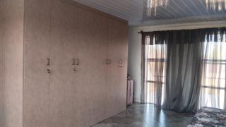 Self serviced cute and comfy nestled in the center of lenasia - Lenasia - 4