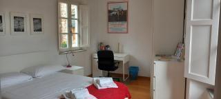 John B .&B. - Lucca - 0