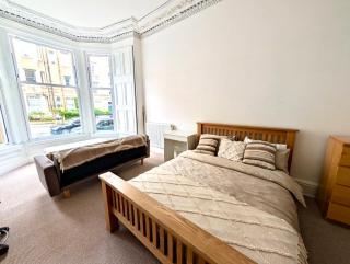 Festival let in Edinburgh Ground Floor Flat - 0
