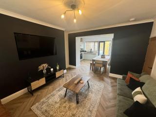 Marine Cottage 1 - With Private Hot Tub - Newbiggin-by-the-Sea - 0