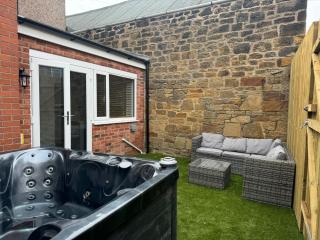 Marine Cottage 1 - With Private Hot Tub - Newbiggin-by-the-Sea - 4