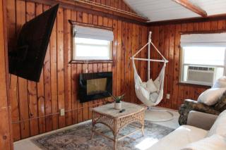 Lake Huron Lady of the Lake Pet Friendly Cabin w Hot Tub, Sauna - - 6