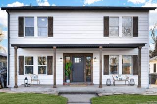 Gorgeous 6BR Sleeps 18 w Hot Tub - 6