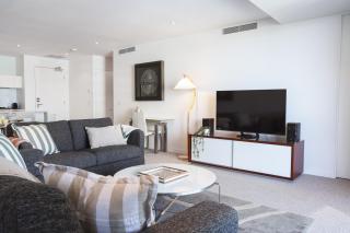 Modern Elegance At The Oracle - Gold Coast - 9