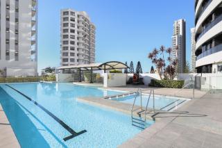 Modern Elegance At The Oracle - Gold Coast - 8